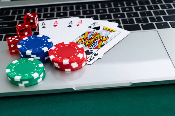 Live dealer at wish4d La Liga Dragon Tiger table with HD camera setup